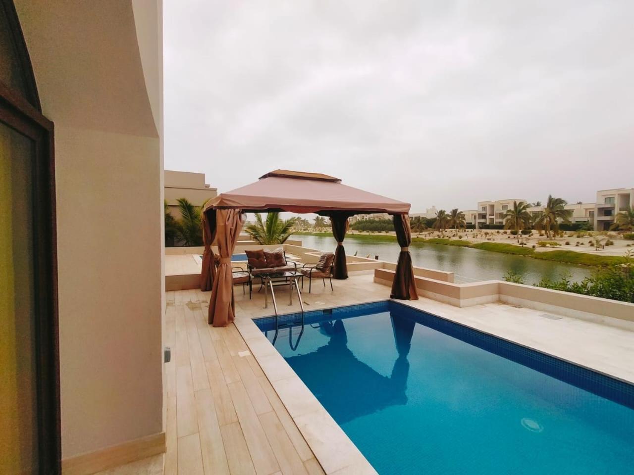 Luxury Villa With Private Swimming Pool Ma'murah Exterior foto